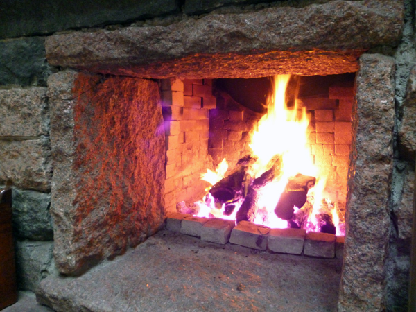 クラブハウスの暖炉