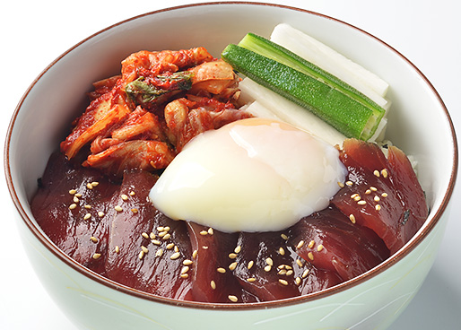 醬漬鮪魚生魚片佐韓式泡菜活力蓋飯